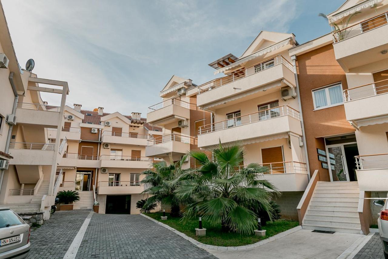 Apartments Rivijera Херцег-Нови Экстерьер фото