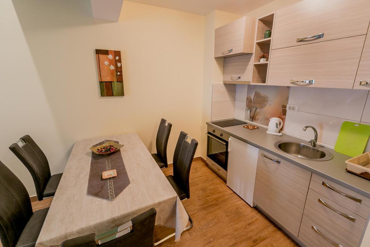 Apartments Rivijera Херцег-Нови Экстерьер фото