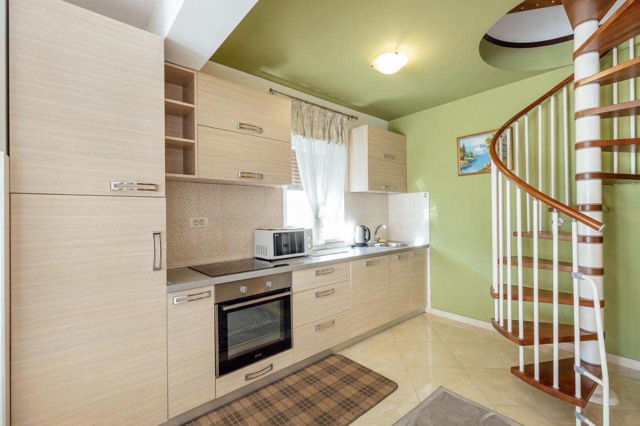 Apartments Rivijera Херцег-Нови Экстерьер фото