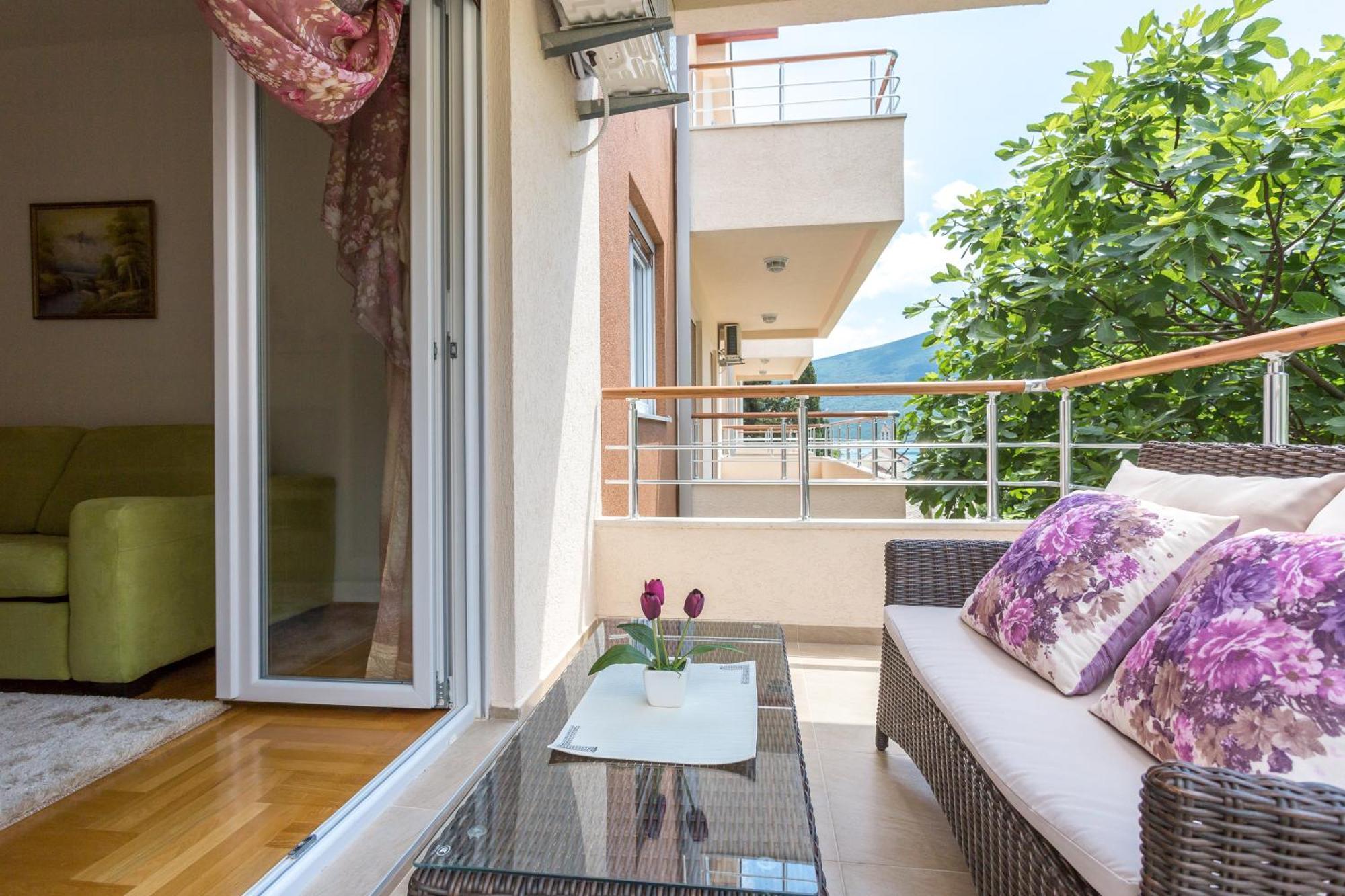 Apartments Rivijera Херцег-Нови Экстерьер фото