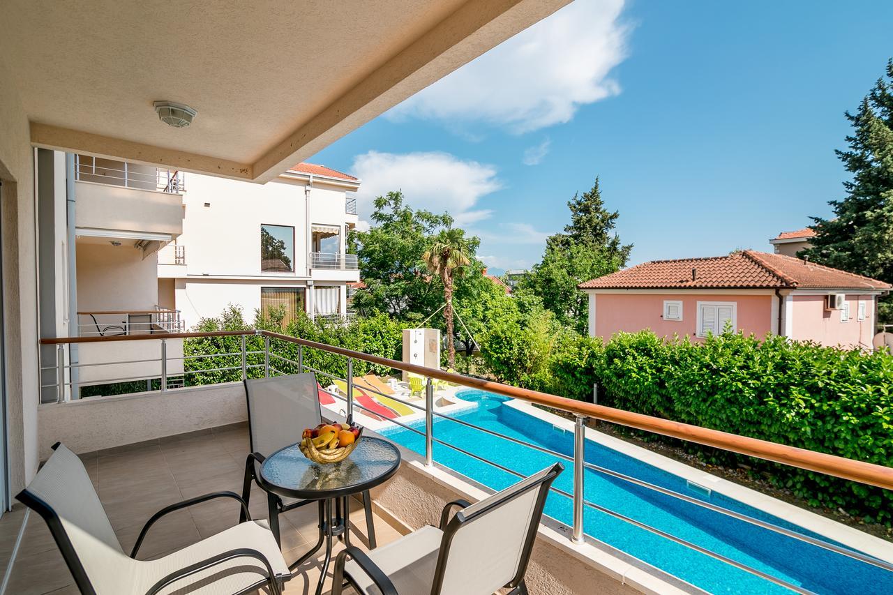 Apartments Rivijera Херцег-Нови Экстерьер фото
