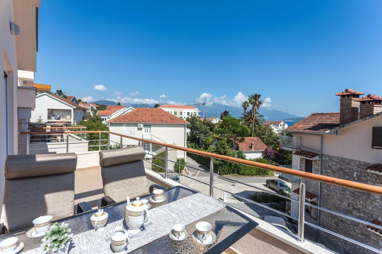 Apartments Rivijera Херцег-Нови Экстерьер фото