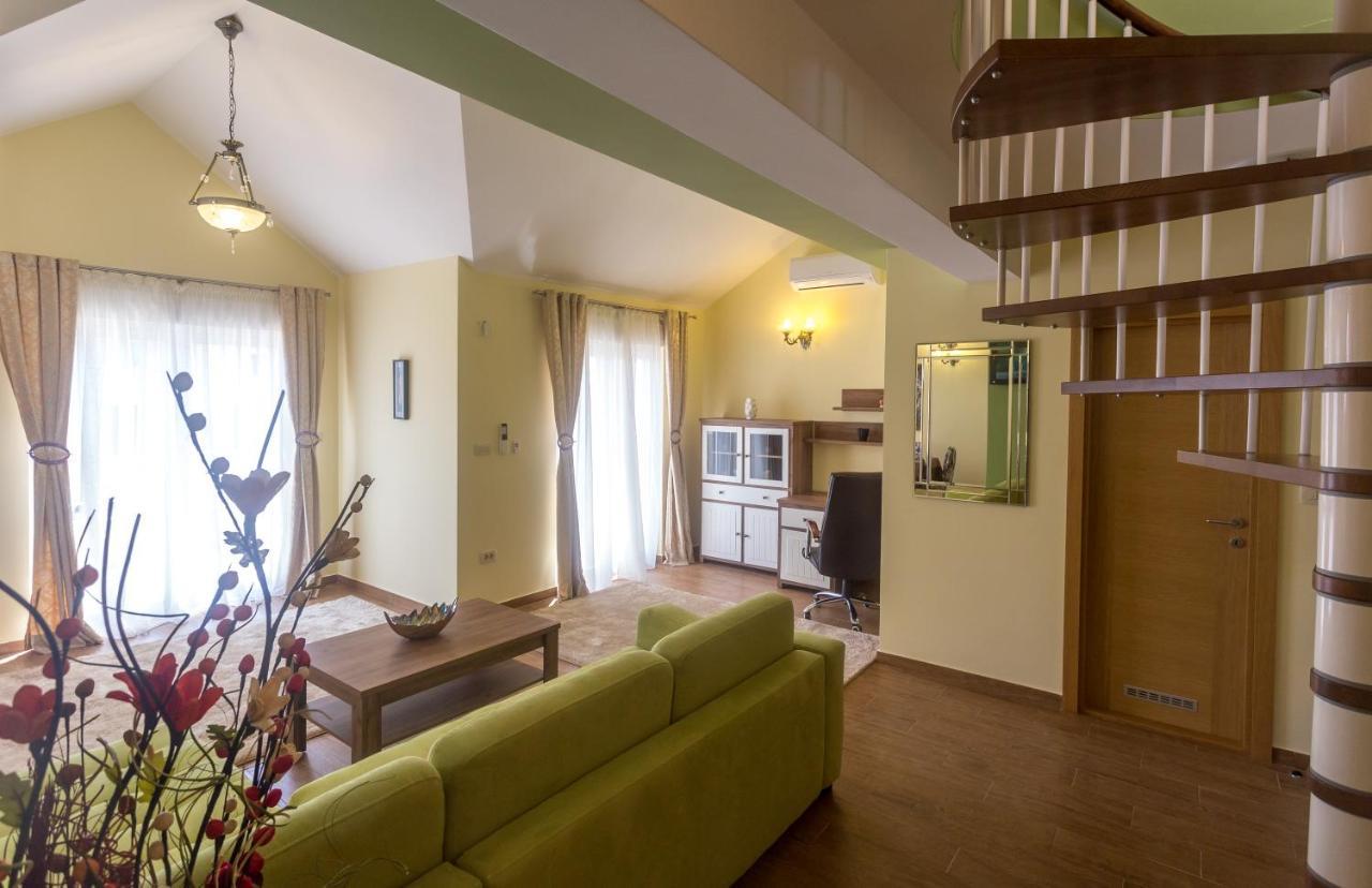 Apartments Rivijera Херцег-Нови Экстерьер фото