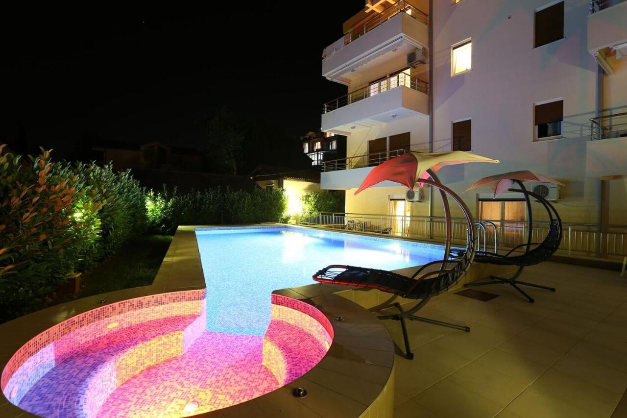 Apartments Rivijera Херцег-Нови Экстерьер фото